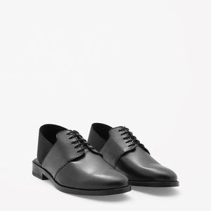 Cos elastic back dress shoe